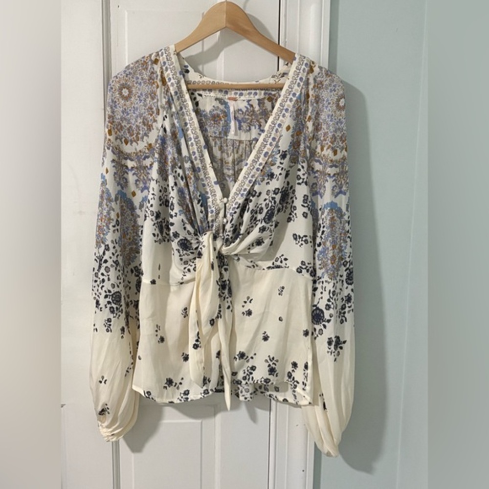 FREE PEOPLE Tie-Front Blouse Peasant Boho Top Size L Blouson Sleeve Elastic Back